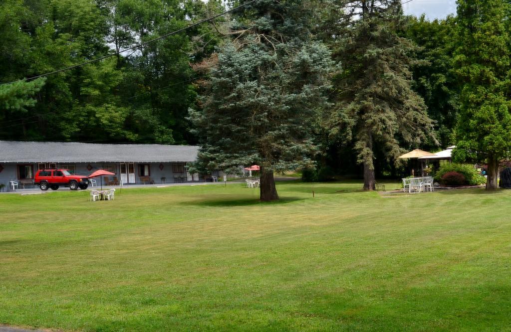 Chamber Lane Motel Round Lake Exterior foto