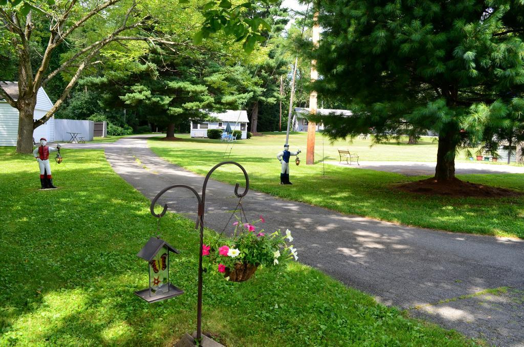 Chamber Lane Motel Round Lake Exterior foto